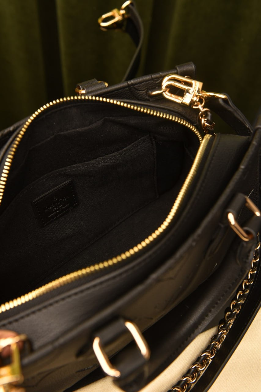 Louis Vuitton On The Go East West(25cm x 13cm)