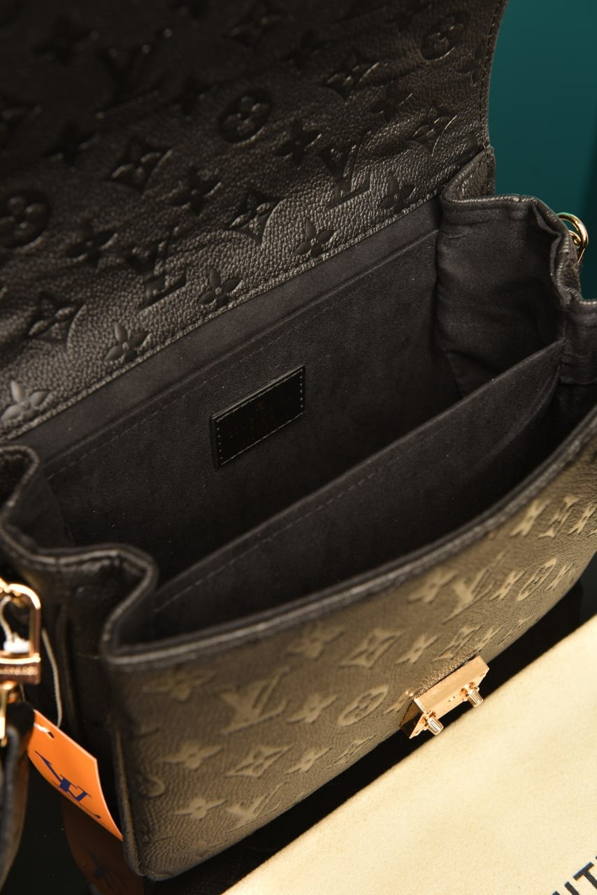 LOUIS VUITTON  METIS MONOGRAM BLACK (25cm x22cm)