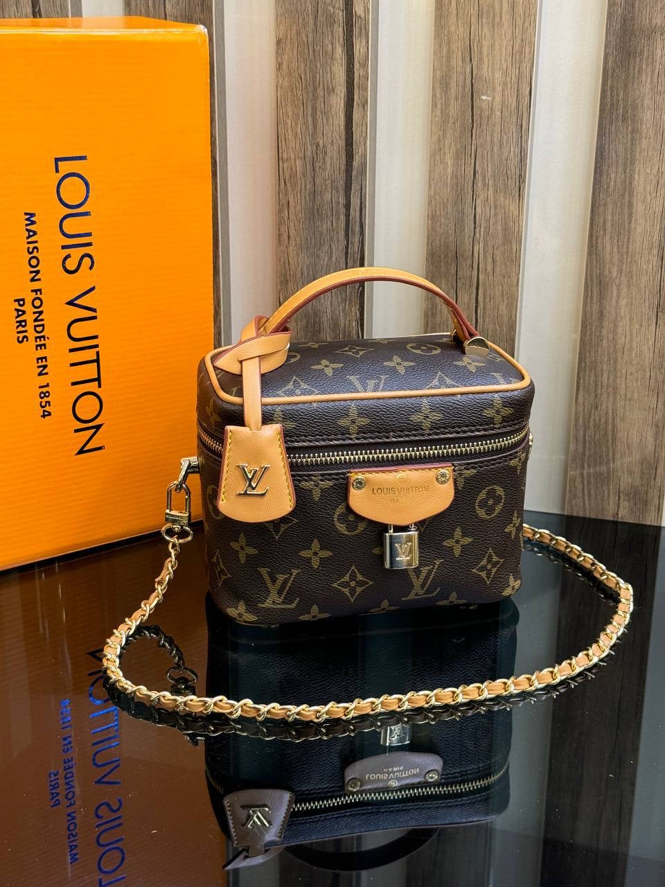 LV VANITY PM MONOGRAM(23cmx19cm)