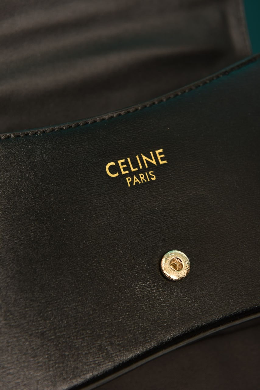 Celine Lola in shiny calfskin black(20cm x 11cm)