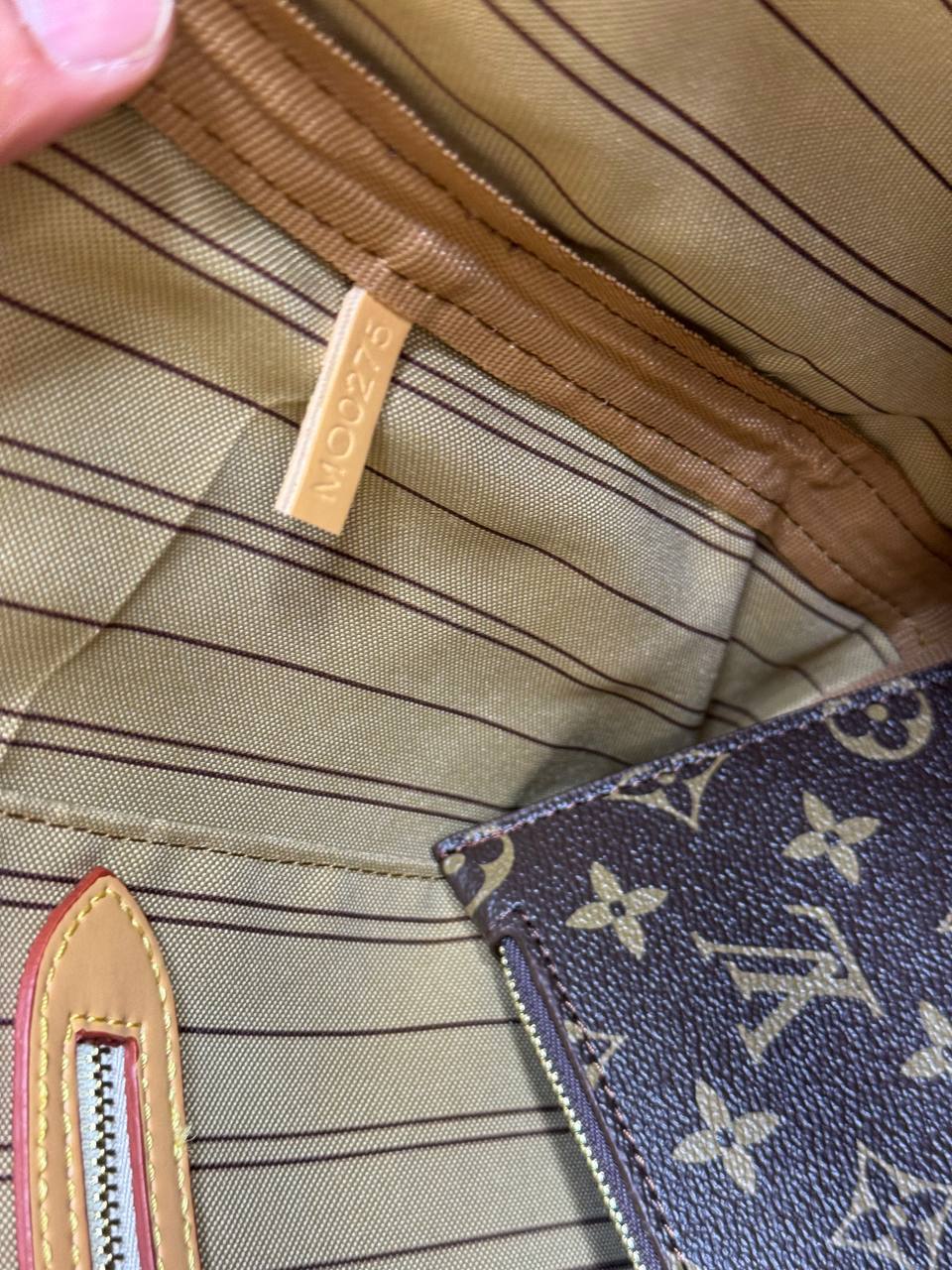 LV NEVERFULL MONOGRAM (Medium size 40cm x 27cm)