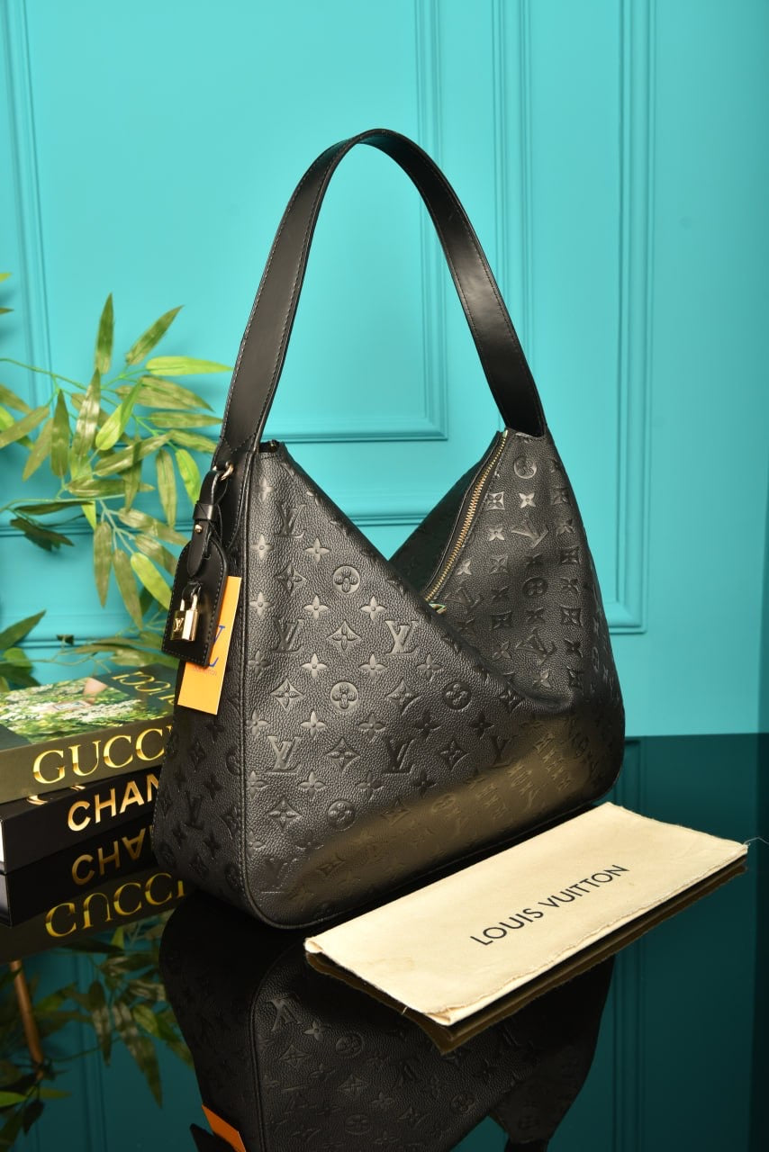Louis Vuitton slouchy mm bag  monogram black large size (40cm x 29cm)