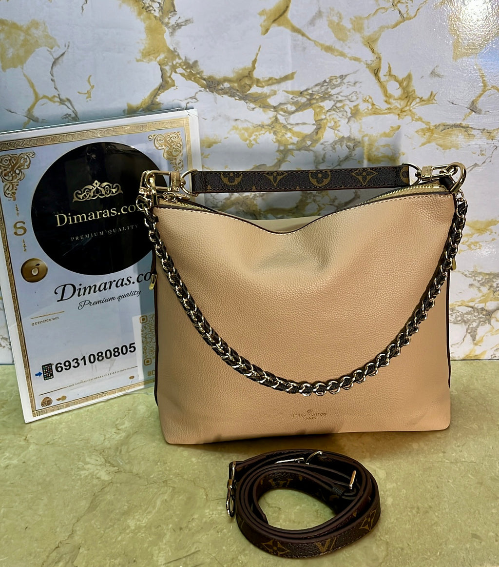 Louis Vuitton multipass beige (27cm x 25cm)