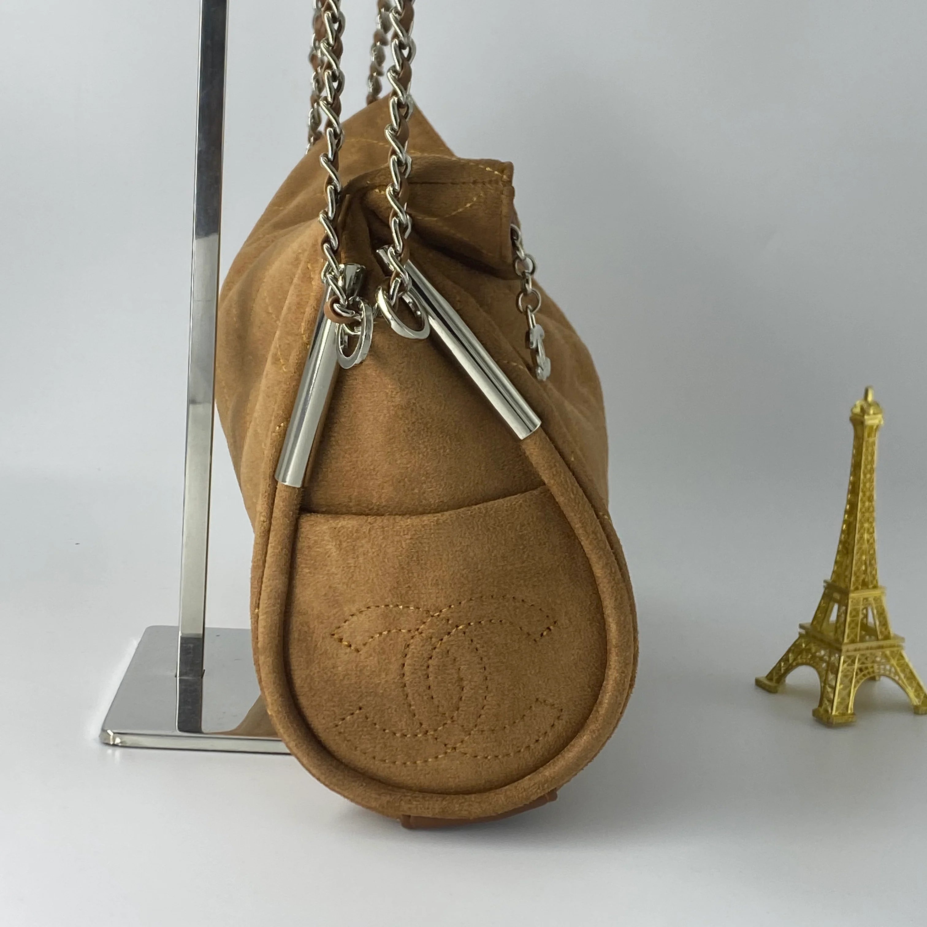 CHANEL HANDBAG TABA SUEDE(Size 32x22)