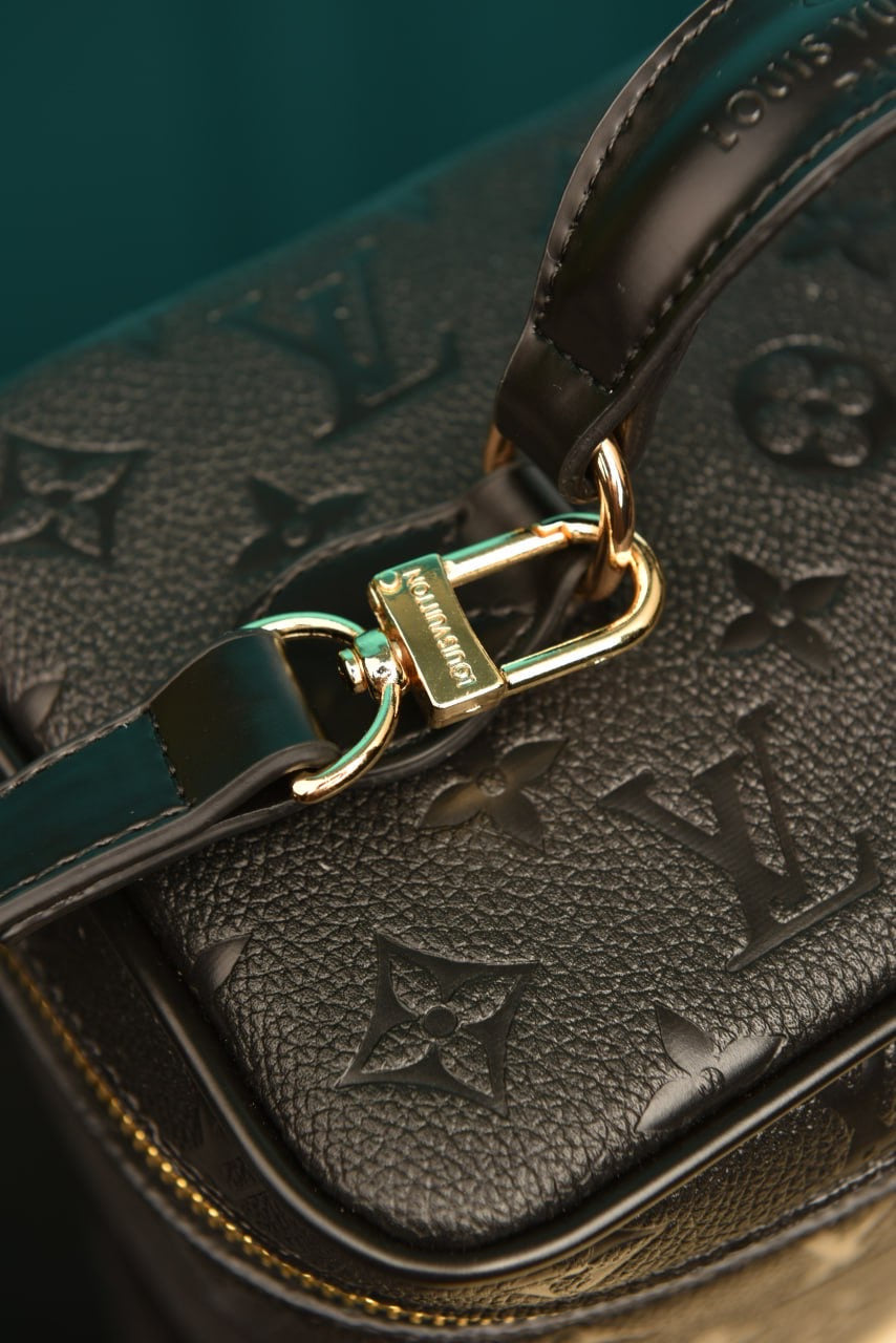 LV nice mini toiletry Monogram black (20cm x 14cm x 13cm)