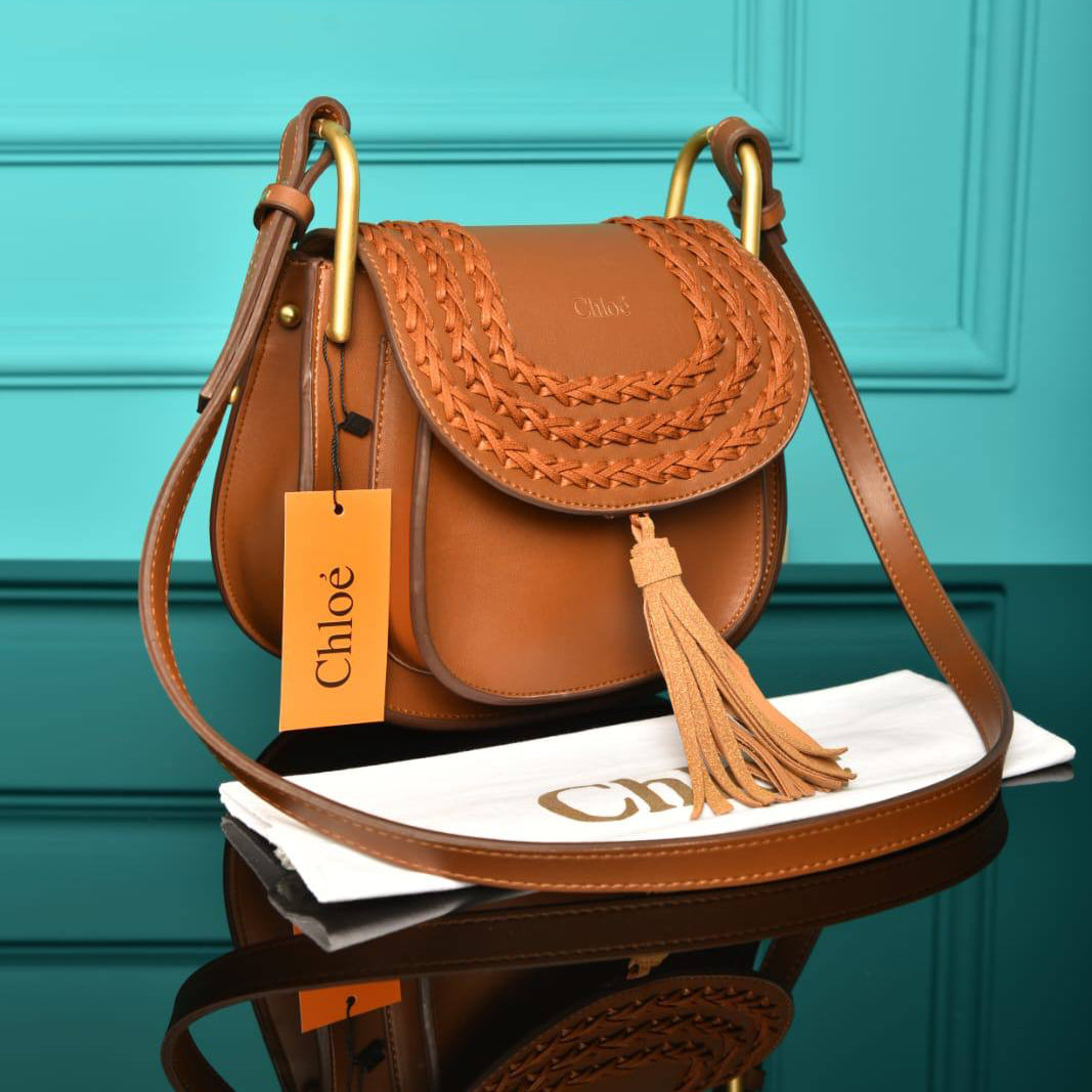 Chloe Hudson taba (22.5cm x 22cm)