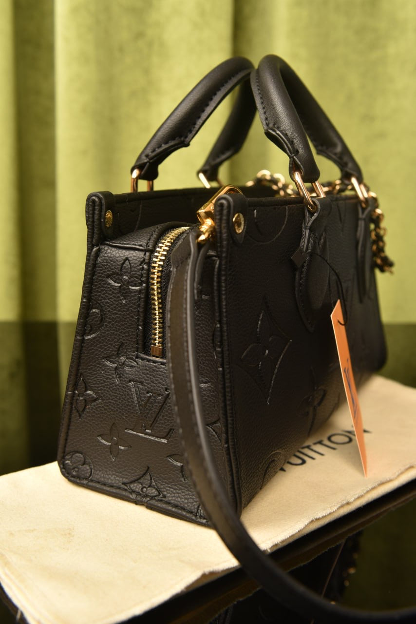 Louis Vuitton On The Go East West(25cm x 13cm)