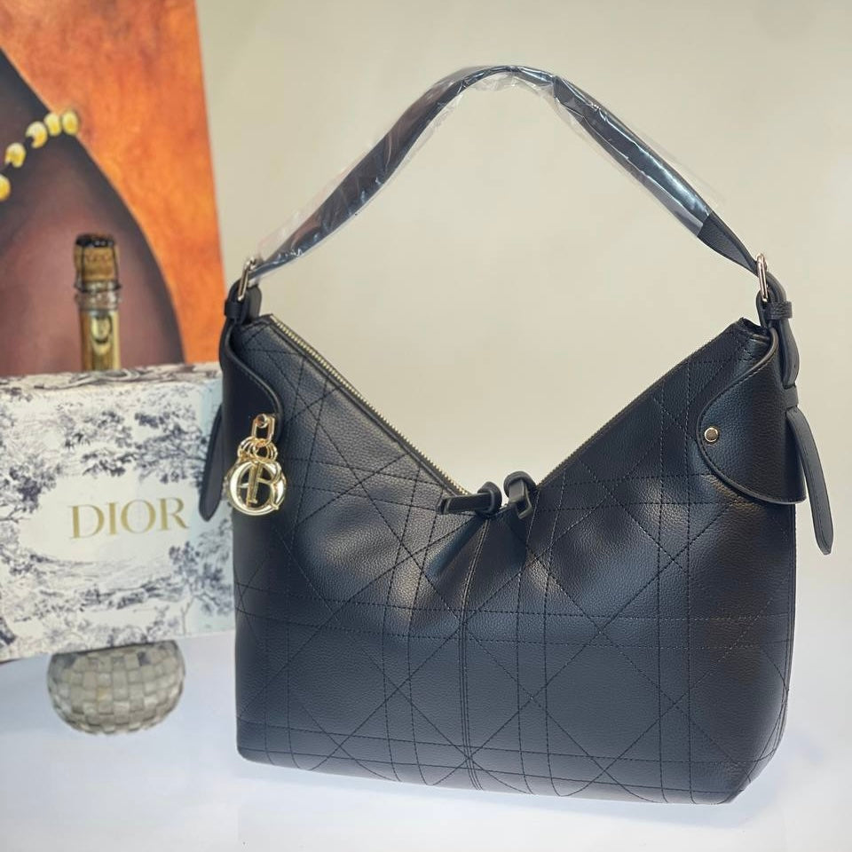 Dior voyage black (34cm x 22cm)
