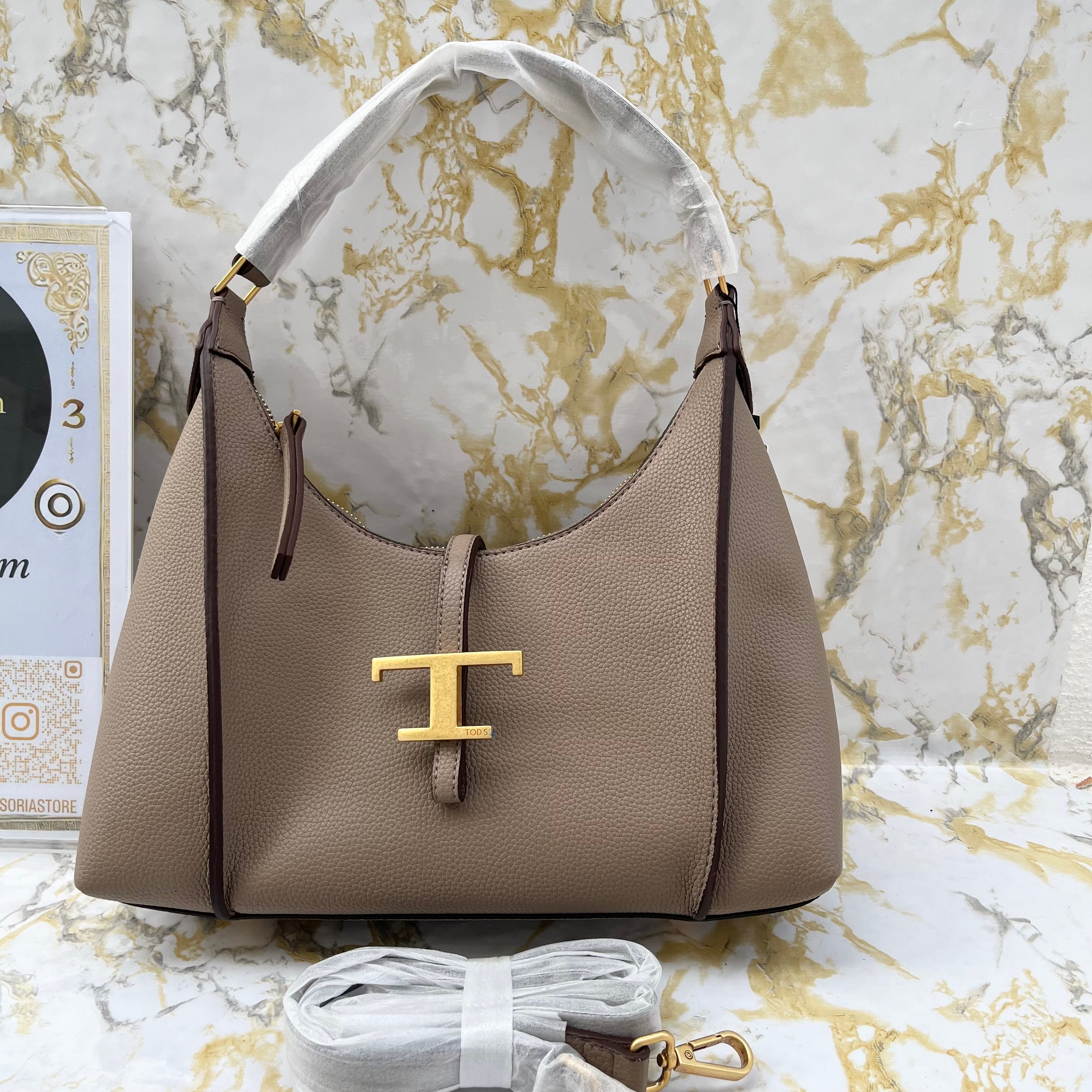 Tod’s shoulder beige (31cm x 26cm)