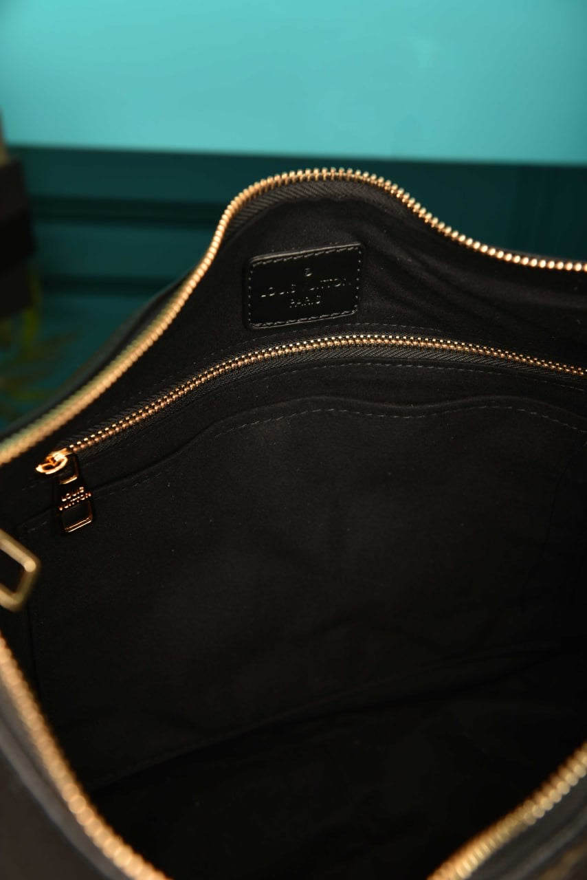 Louis Vuitton slouchy mm bag  monogram black large size (40cm x 29cm)