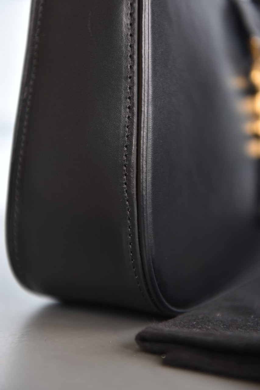 Ysl Le 5 a 7 hobo bag black(23cm x 16cm)