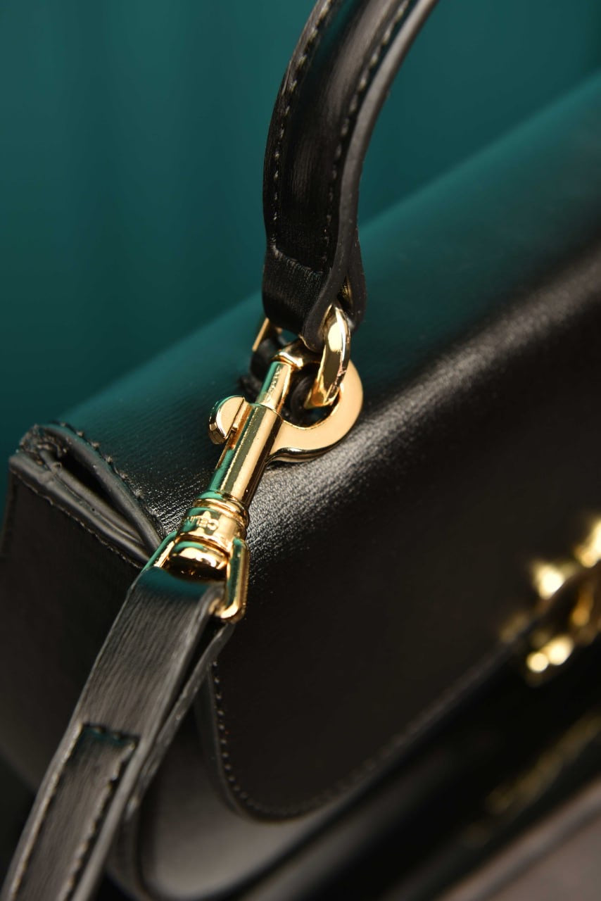 Celine Lola in shiny calfskin black(20cm x 11cm)