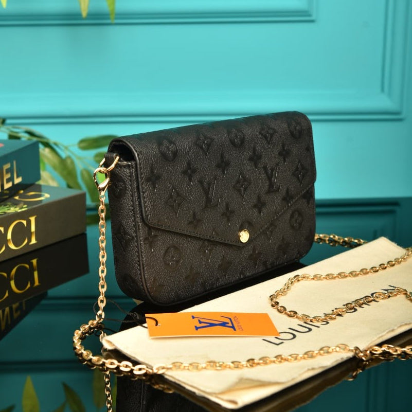LV Felicie Pochette black monogram(21cm x 12cm)