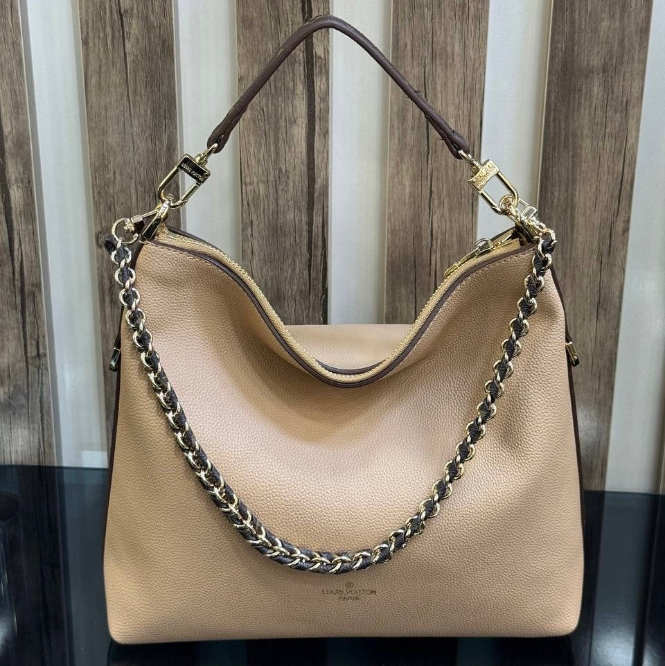 Louis Vuitton multipass beige (27cm x 25cm)