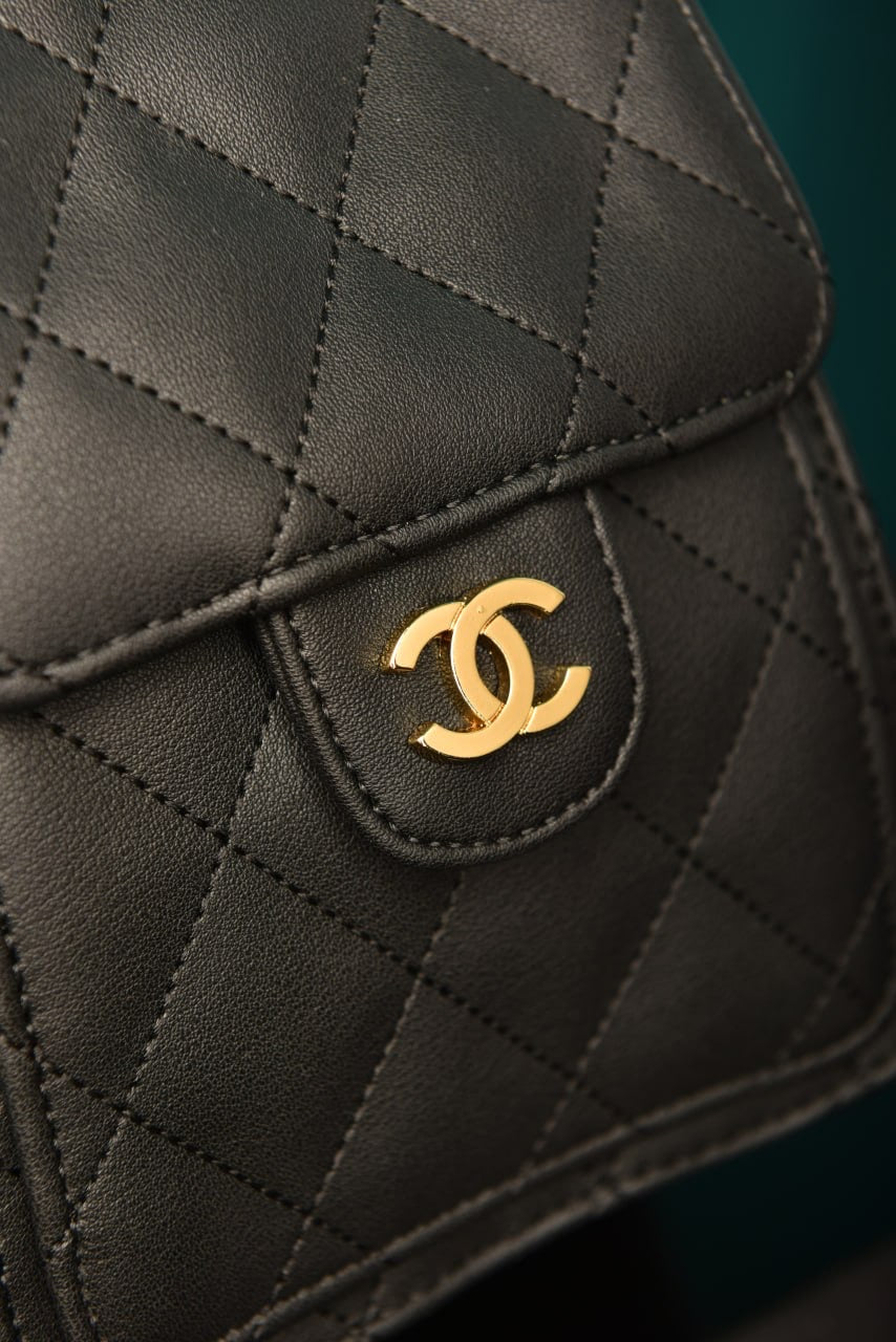 Chanel 25 black (30cm x 26cm x 14cm)