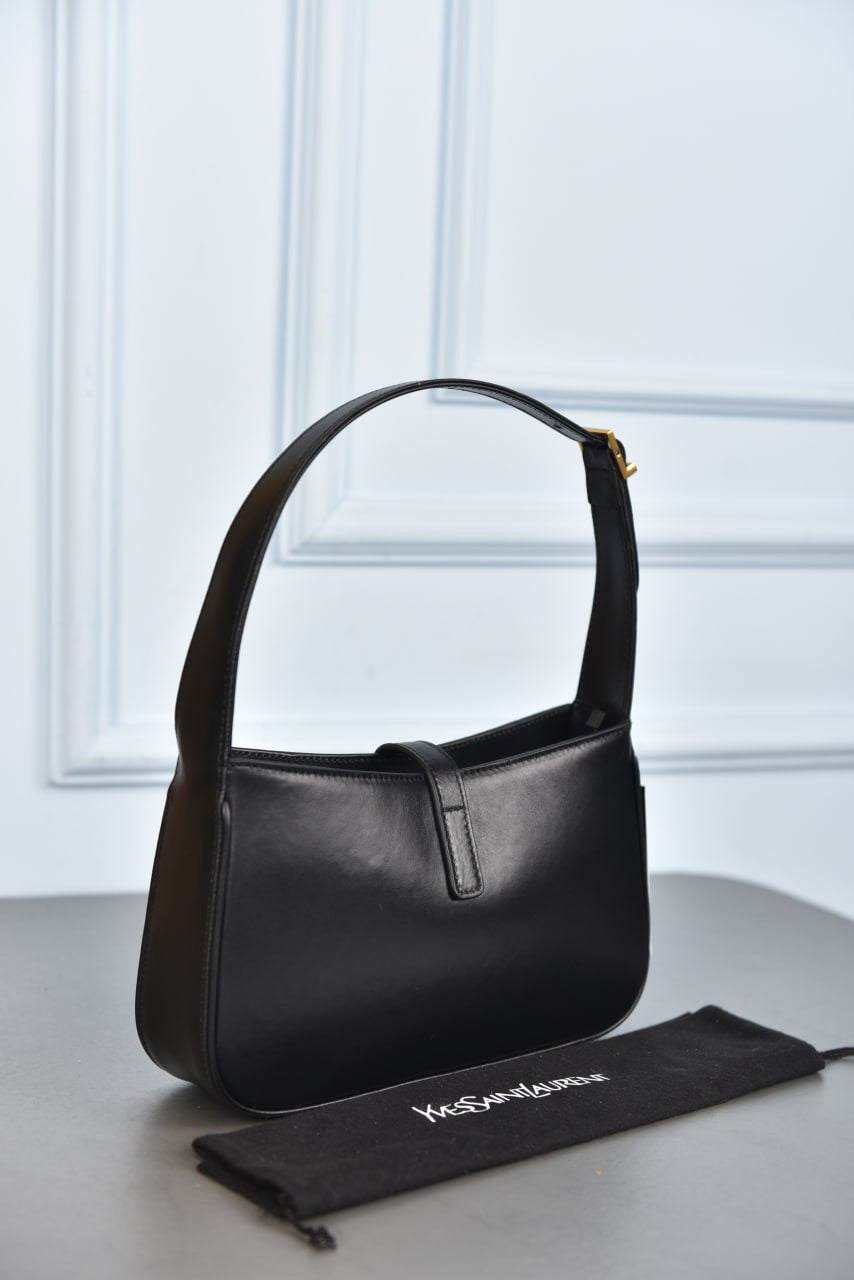 Ysl Le 5 a 7 hobo bag black(23cm x 16cm)