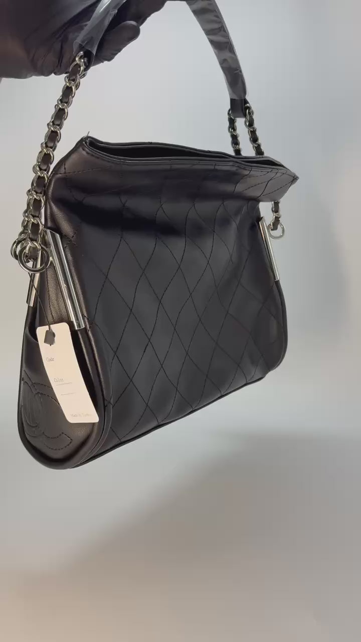 CHANEL HANDBAG BLACK(Size 32x22)