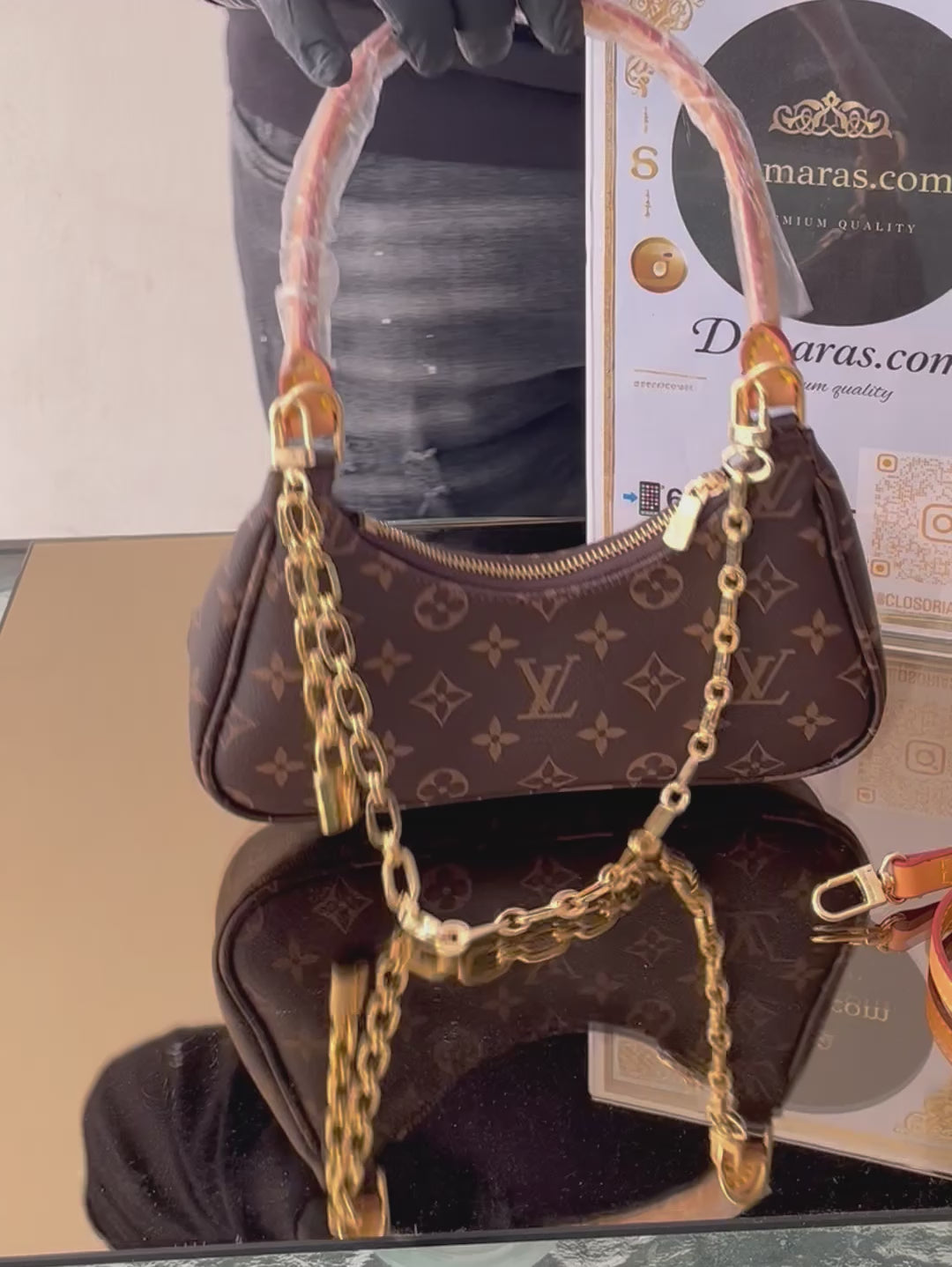 Louis Vuitton catchy pm (24cm x 10 cm)