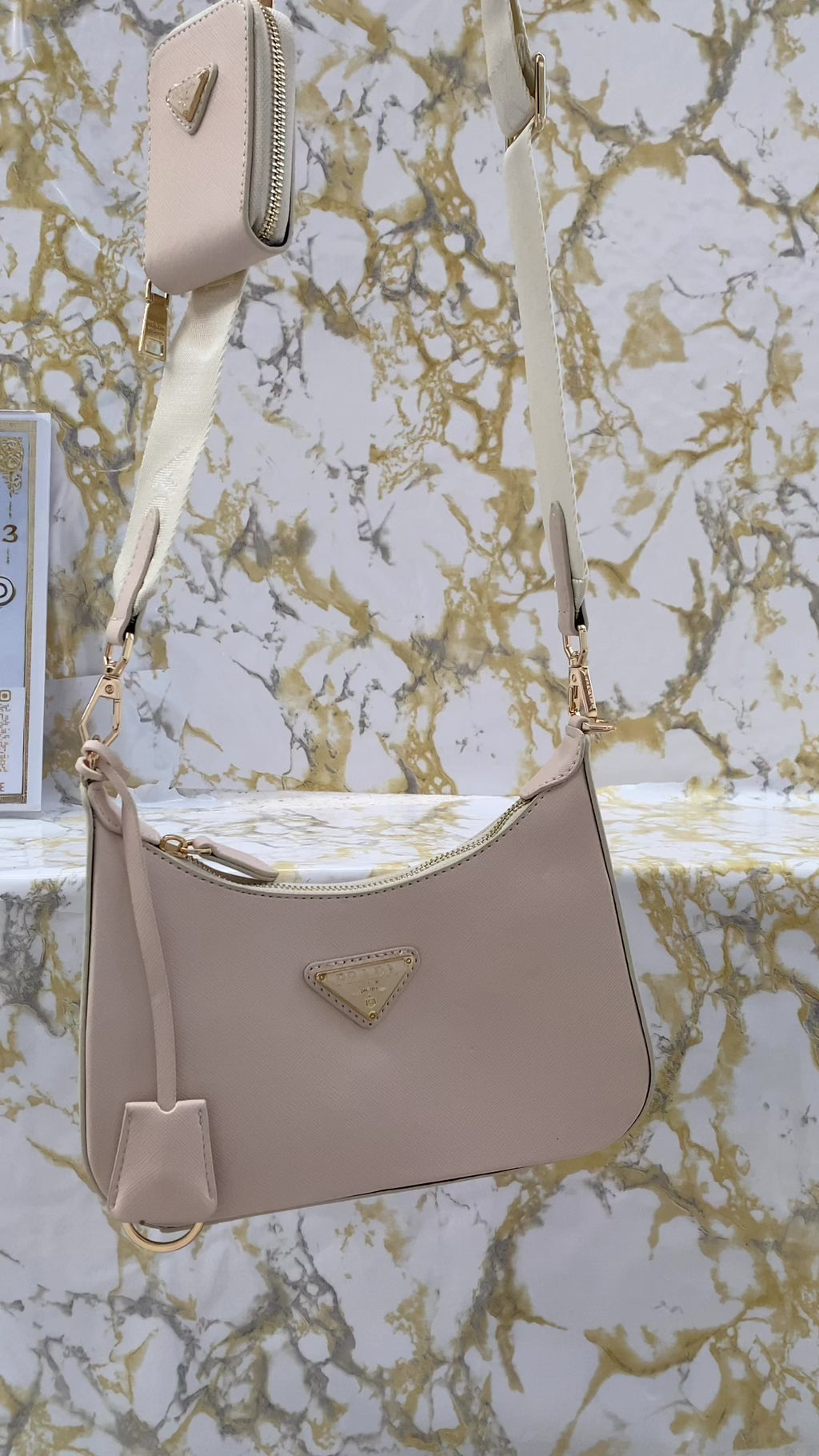 Prada re-edition 2005 beige(22cm x 18cm)